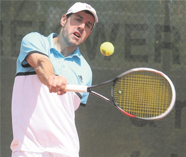 Elmar König will mit den Backnanger Tennisspielern punkten.Foto: B. Strohmaier