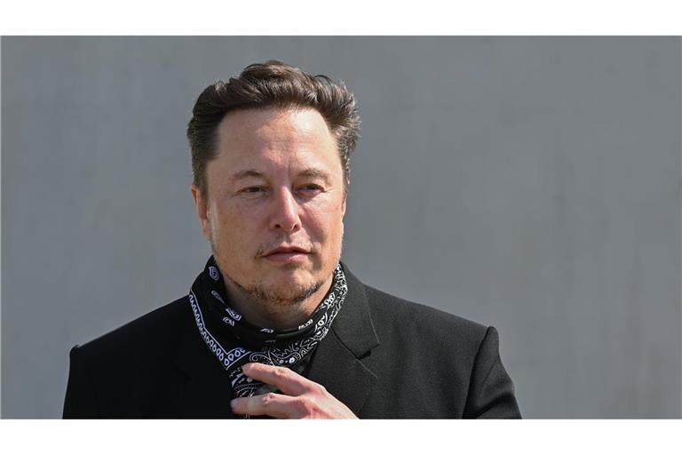 Elon Musk gibt sich in der Auseinandersetzung mit Anzeigenkunden kämpferisch. (Archivbild)