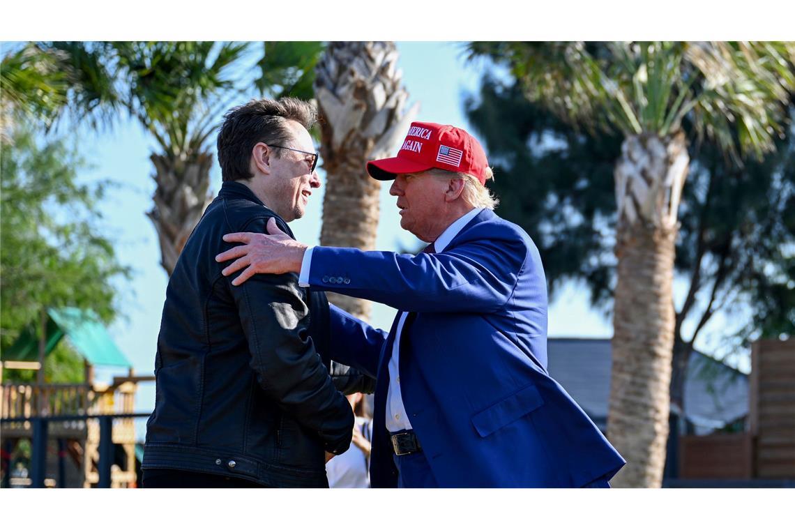 Mindestens 250 Millionen Dollar von Musk für Trump-Wahlkampf Elon Musk soll Trump helfen, Behördenausgaben zu kürzen.