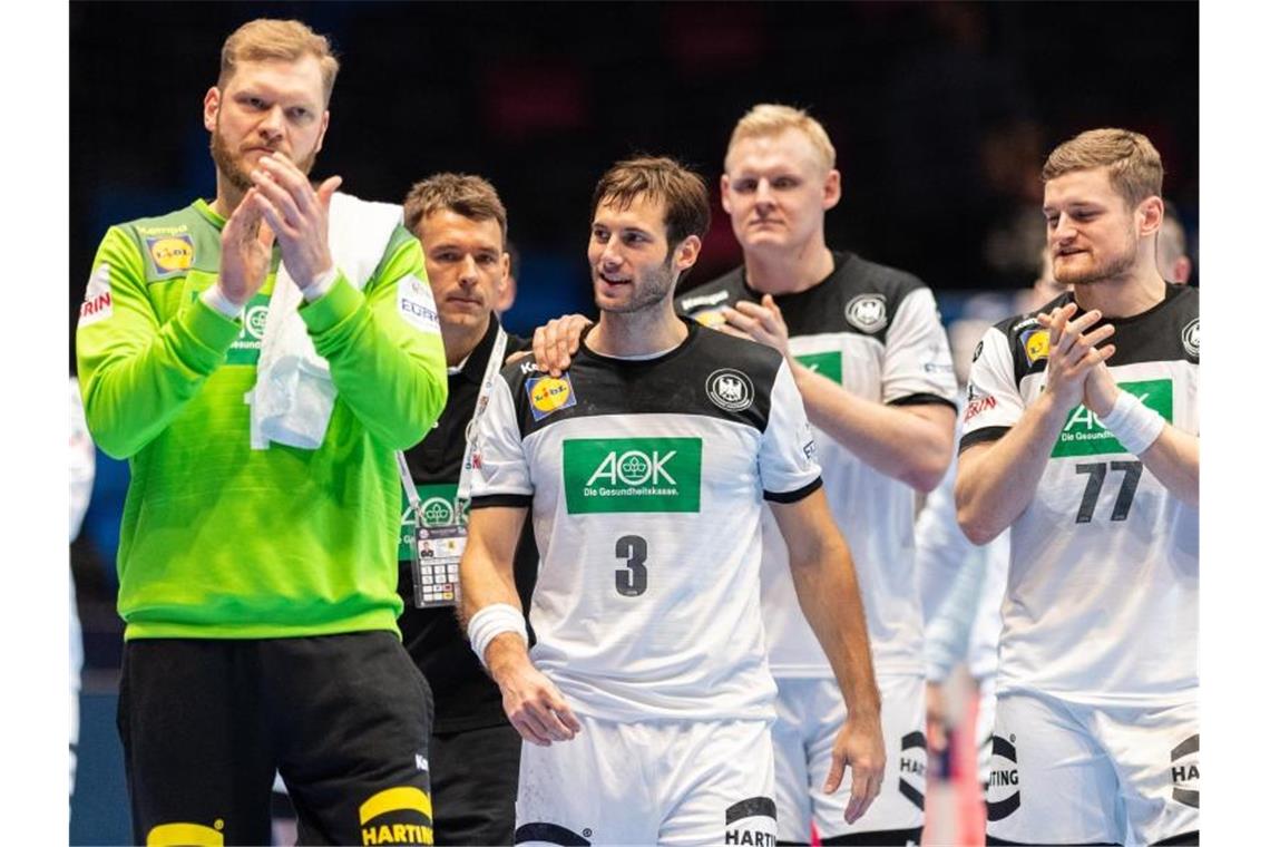 Fehlende Euphorie: DHB-Team hofft in Wien auf bessere Tage EM-Euphorie wollte sich bei den deutschen Handballern noch nicht so richtig einstellen. Foto: Robert Michael/dpa-Zentralbild/dpa