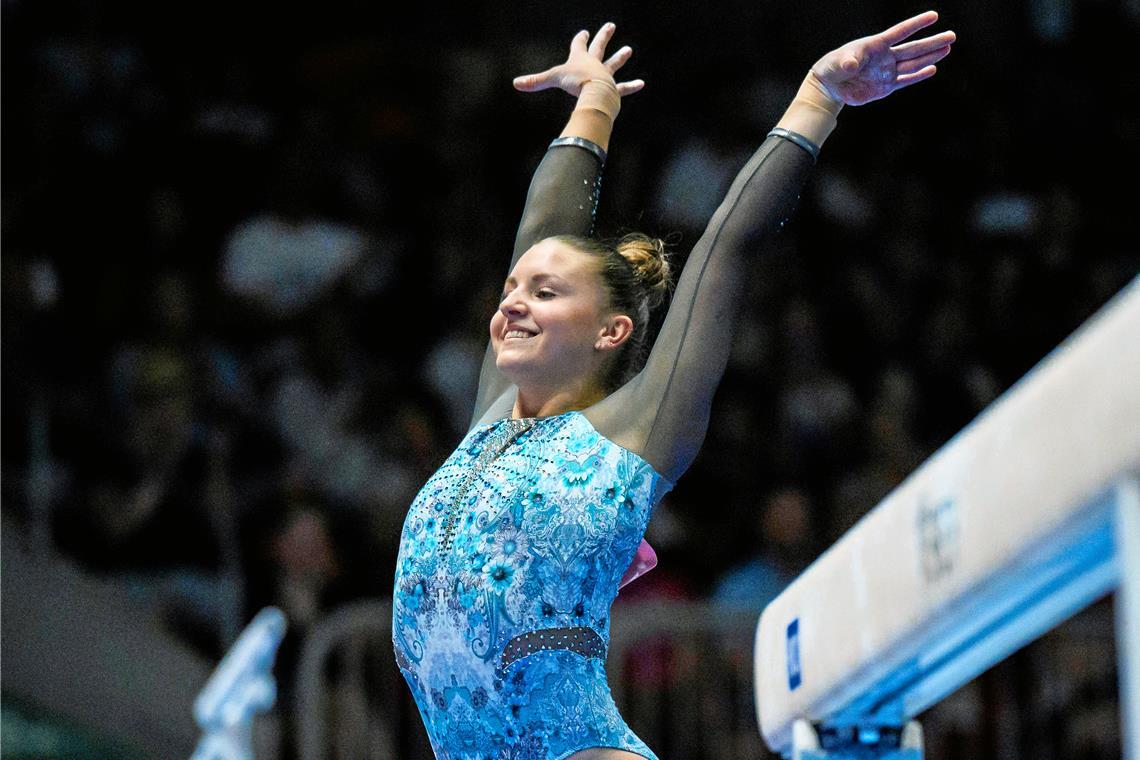 Emelie Petz strahlt bei der deutschen Meisterschaft in Düsseldorf. Foto: Imago