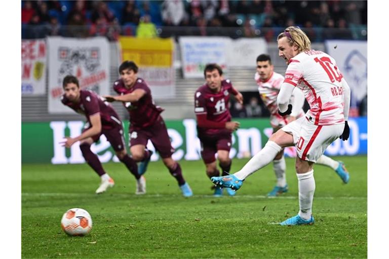 Emil Forsberg erzielte per Elfmeter das 2:2. Foto: Sebastian Kahnert/dpa-Zentralbild/dpa
