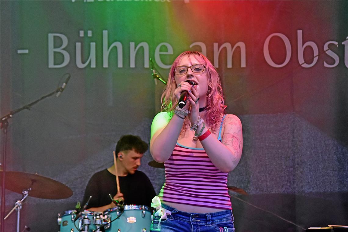 Emily Ladystar gewinnt den ersten Newcomer Contest.