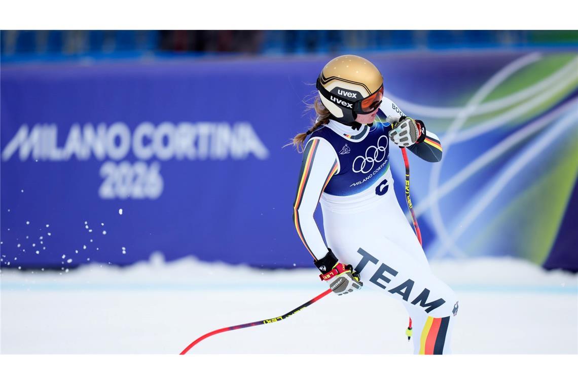 Emma Aicher tut sich im ersten Training mit der Piste in Cortina d'Ampezzo noch schwer.