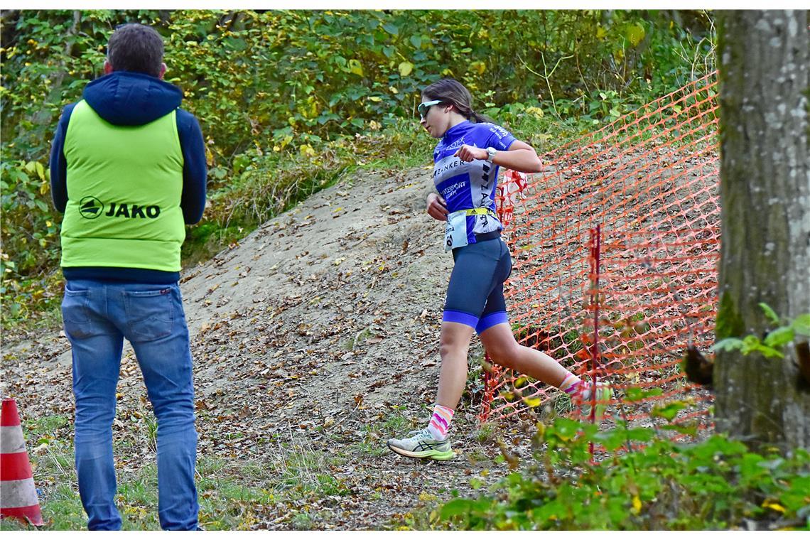 Emma Wundel (61, TC Backnang). Kinder Crossduathlon Backnang 2025 rund um das Wa...