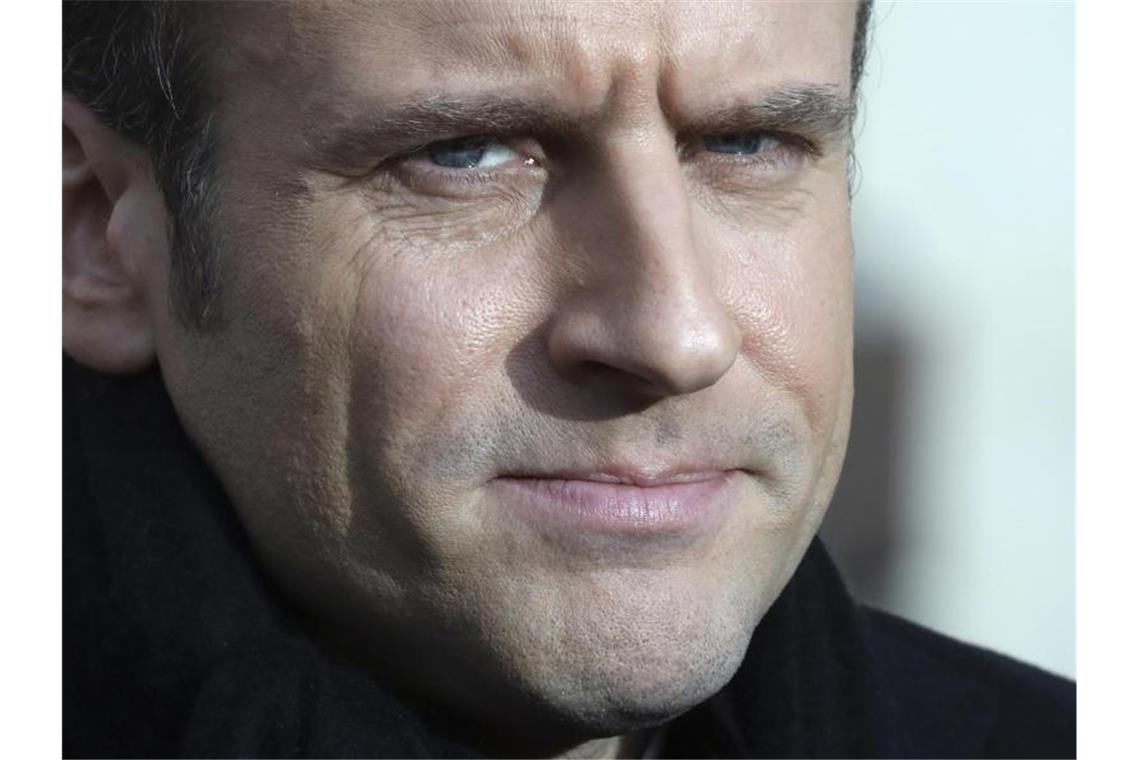 Emmanuel Macron, Präsident von Frankreich, gibt sich bei der umstrittenen Rentenreform trotz Streiks unnachgiebig. Foto: Ludovic Marin/POOL AFP/AP/dpa