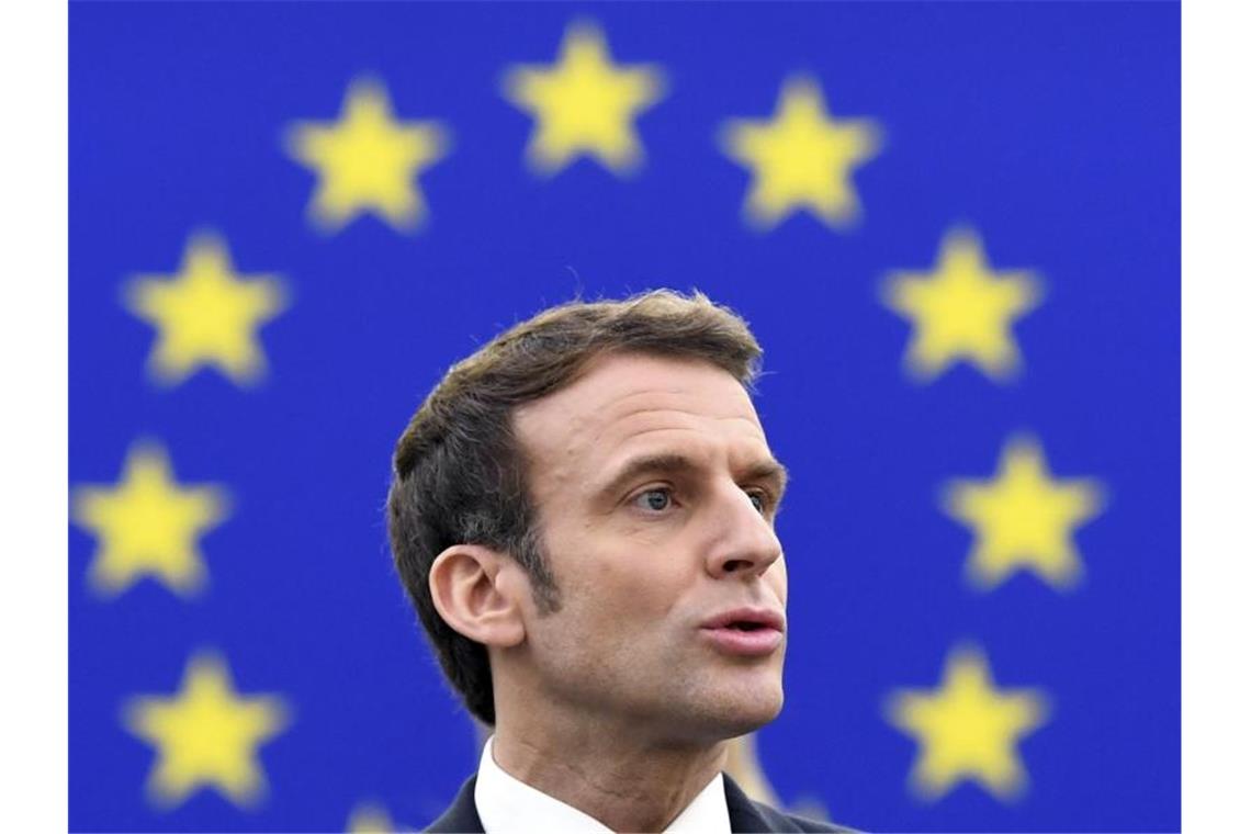Macron pocht auf starkes und unabhängiges Europa Emmanuel Macron stellt Frankreichs Prioritäten in der EU-Politik vor. Foto: Bertrand Guay/POOL AFP/AP/dpa