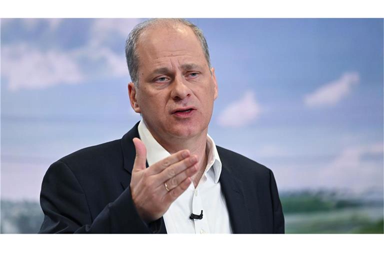 EnBW-Chef Georg Stamatelopoulos machte deutlich, dass die  geplanten Investitionen in die Energiewende einen finanziellen Kraftakt für das Unternehmen darstellen.