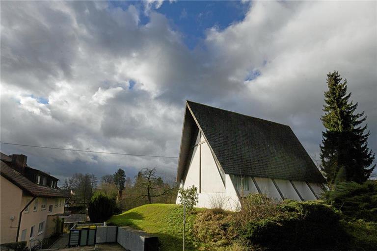 Ende der 1960er-Jahre wurde die Evangelisch-methodistische Kirche in Oppenweiler gebaut. Was nun aus ihr wird, könnte sich bald entscheiden. Archivfoto: Alexander Becher