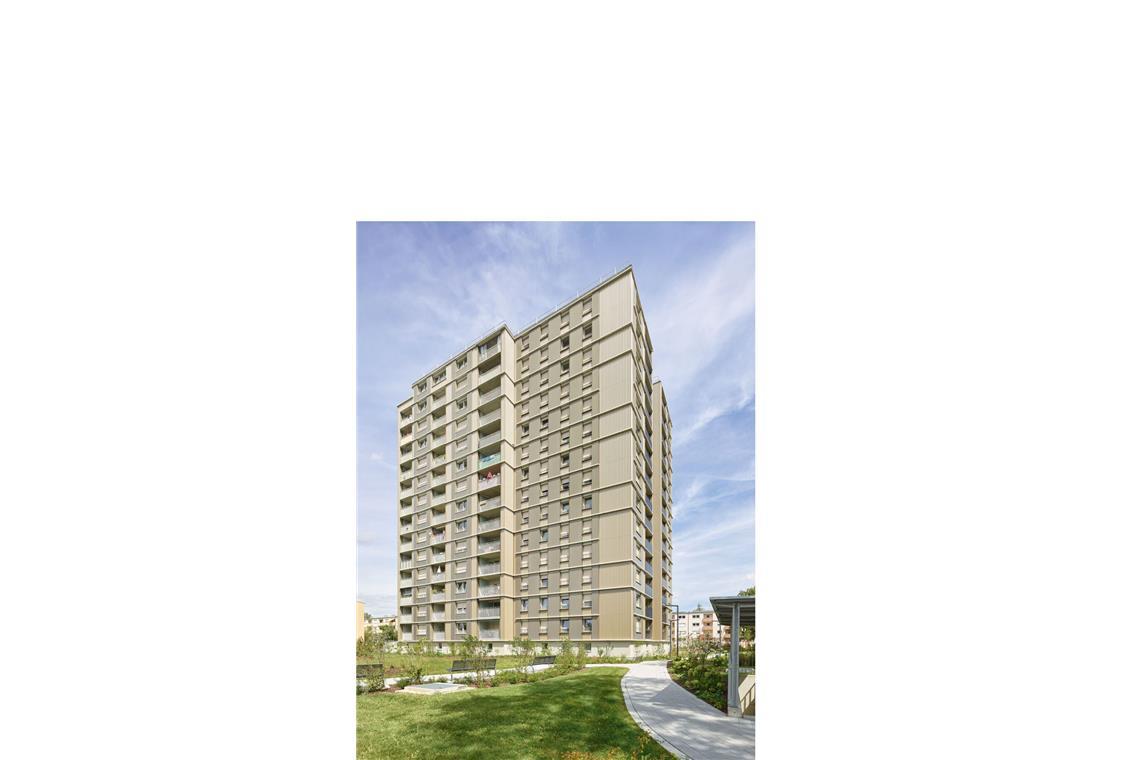 Energetische Sanierung und Erweiterung eines Wohnhochhauses in Regensburg von studiomolter / Stadt-Bau GmbH Regensburg.