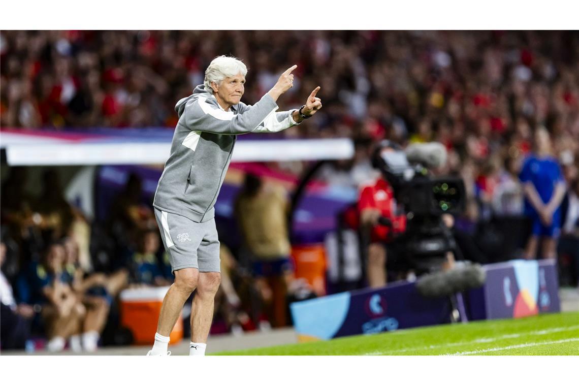 Engagiert an der Seitenlinie: Die Schweizer Trainerin Pia Sundhage.