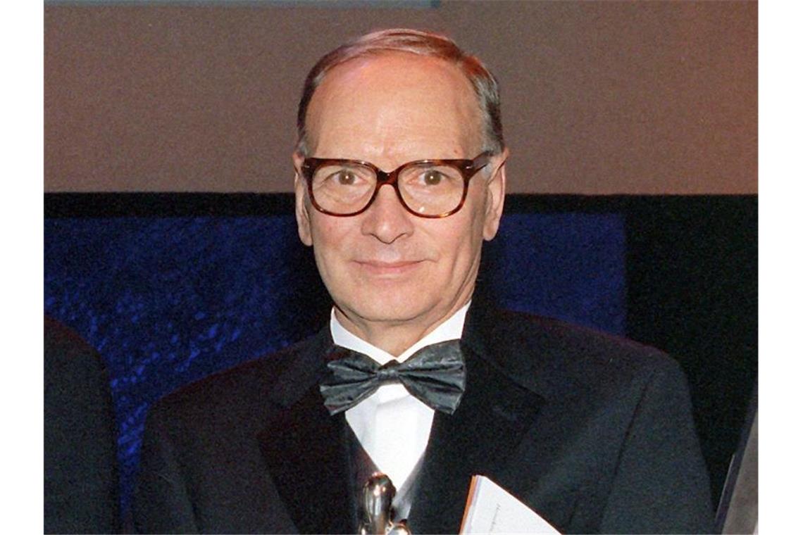 Ennio Morricone bei der Verleihung des Europäischen Filmpreises 1999. Foto: Nestor Bachmann/Zentralbild/dpa