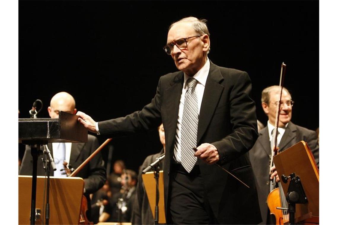 Ennio Morricone bei einem Konzert in der Wiener Stadthalle 2007. Foto: Herbert P. Oczeret/APA/dpa