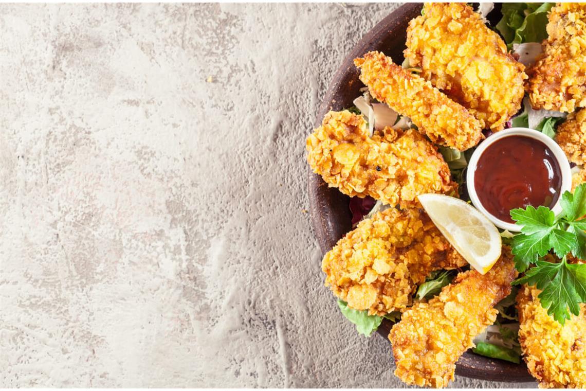 Entdecken Sie 9 kreative Alternativen zu Paniermehl. Von Haferflocken bis Parmesan. Lernen Sie, wie Sie Ihre Speisen knusprig und lecker zubereiten können.