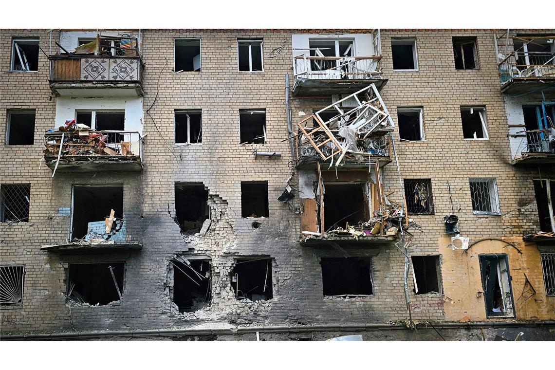 Tote und Verletzte durch Beschuss im Gebiet Cherson Entlang der Frontlinie in der Ukraine werden auch Wohngebiete immer wieder beschossen. (Archivbild)