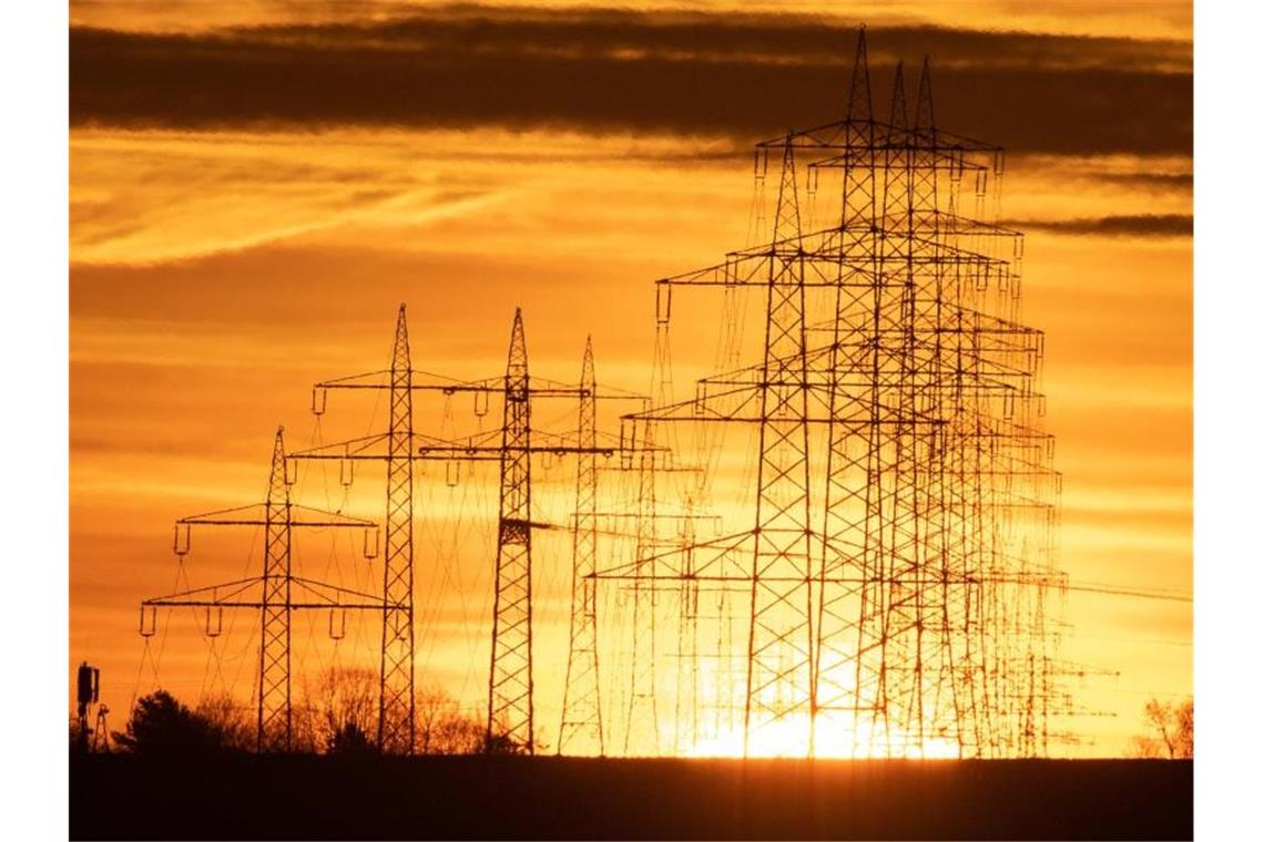 Strom-Netzentgelte steigen leicht Entlastung beim Strompreis gibt es 2021 bei der EEG-Umlage. Foto: Sebastian Gollnow/dpa