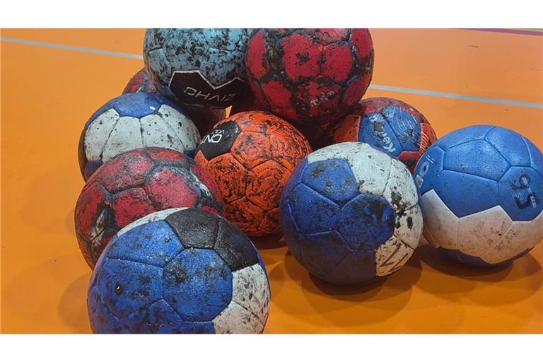 Enttäuschender Spieltag in der Handball-Oberliga: Der TV Plochingen verliert gegen den TV Oeffingen mit 22:25, die Frauen des TSV Denkendorf unterliegen beim TSV Neckartenzlingen knapp mit 32:33.