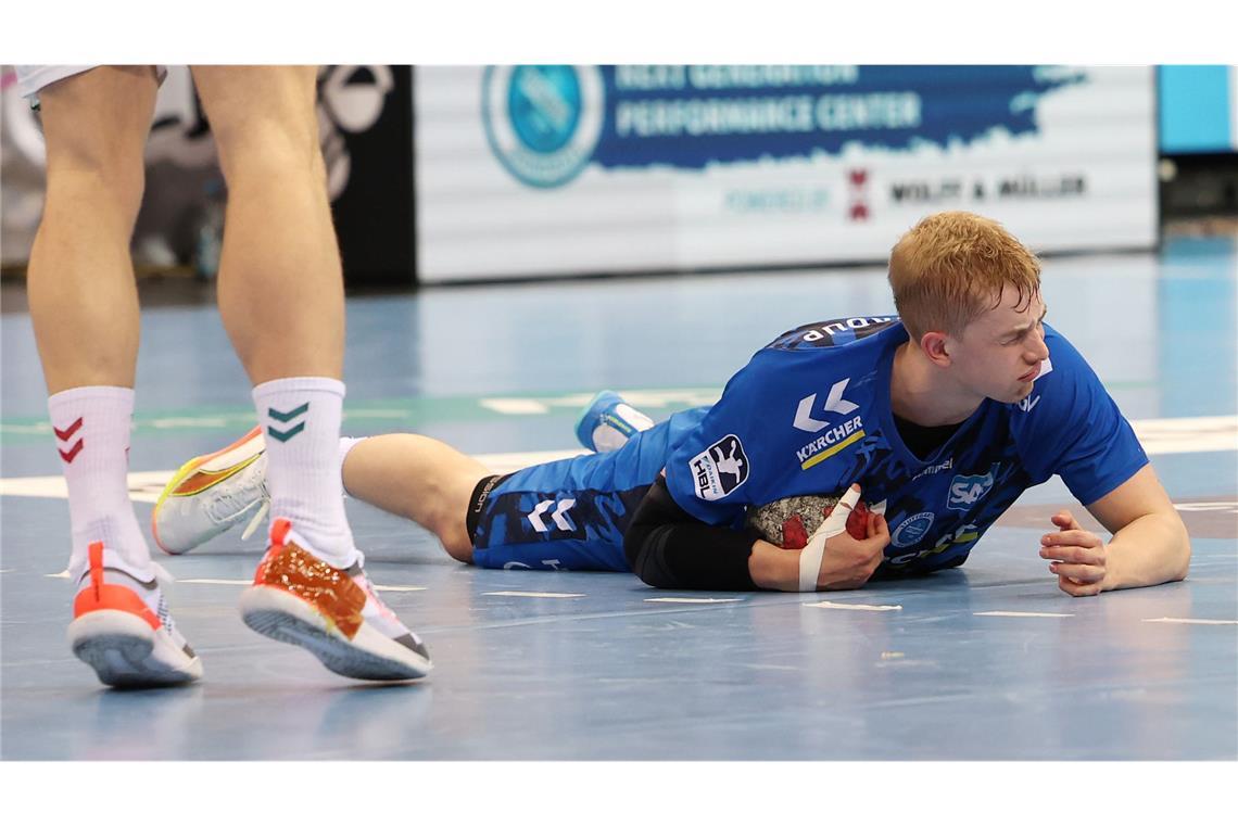 Enttäuscht am Boden: TVB-Rückraumspieler Torben Matzken.