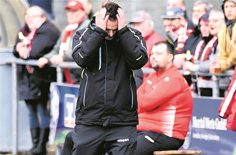Enttäuscht über sein Aus in den Etzwiesen: Trainer Andreas Lechner, von dem sich die TSG nach dem 0:2 in Friedrichstal getrennt hat. Foto: T. Sellmaier