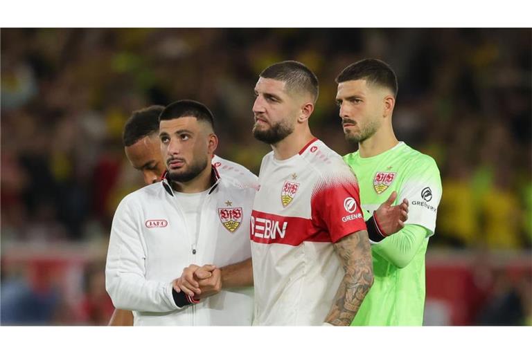 Enttäuschte Gesichter beim VfB&nbsp; mit Jamie Leweling, Deniz Undav, Jeff Chabot und Fabian Bredlow (v.li.).