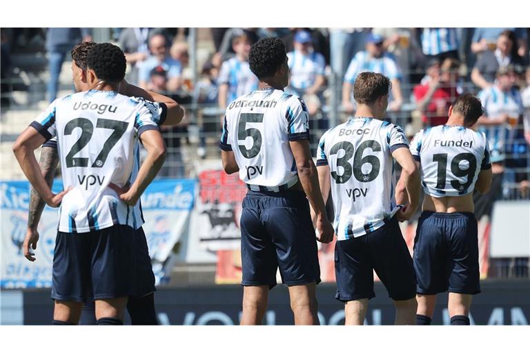Enttäuschung pur bei den Spielern der Stuttgarter Kickers.