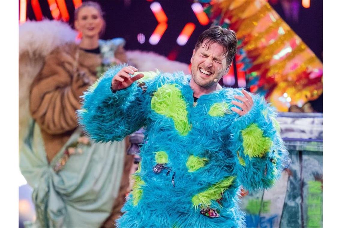 „Superstar“ Klaws gewinnt als Müllmonster „Masked Singer“ Enttarnt: Hinter der Figur „Mülli Müller“ versteckte sich Sänger Alexander Klaws. Foto: Rolf Vennenbernd/dpa