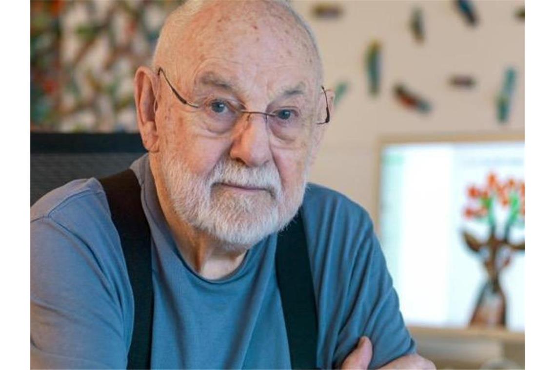 „Die kleine Raupe Nimmersatt“: Autor Eric Carle ist tot Er hat mehr als 100 Bücher veröffentlicht. Jetzt ist Eric Carle im Alter von 91 Jahren gestorben. Foto: Jim Gipe/Eric Carle Studio/dpa
