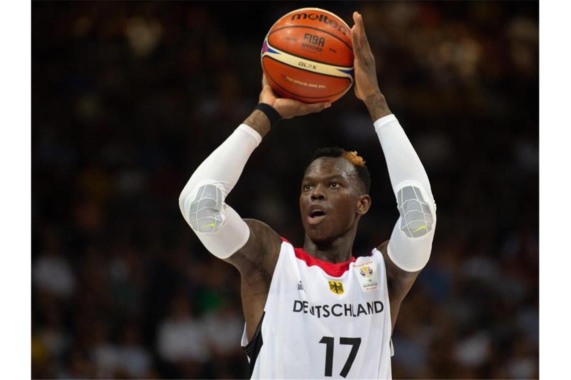 NBA-Star Schröder und Co. sorgen für WM-Träumereien Er ist der Star der deutschen Basketball-Nationalmannschaft: Dennis Schröder. Foto: Swen Pförtner