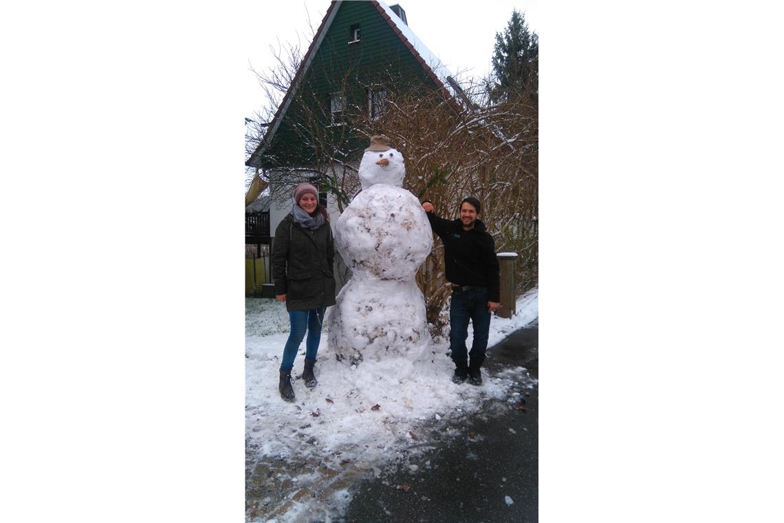 Er ist vielleicht nicht der schönste, aber bestimmt der größte Schneemann, den S...