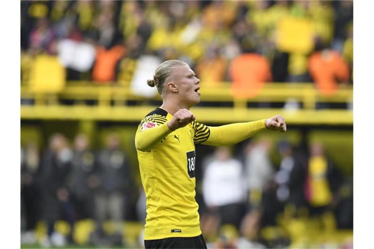 Er kam, sah und traf bei seinem Comeback gleich wieder doppelt: BVB-Stürmer Erling Haaland. Foto: Bernd Thissen/dpa