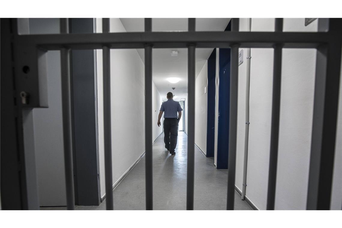 Frau entführt und durch die Stadt gezerrt? Mann in U-Haft Er soll seine Ex-Freundin entführt und brutal misshandelt haben. Nun sitzt ein 28 Jahre alter Mann in Untersuchungshaft (Symbolfoto)