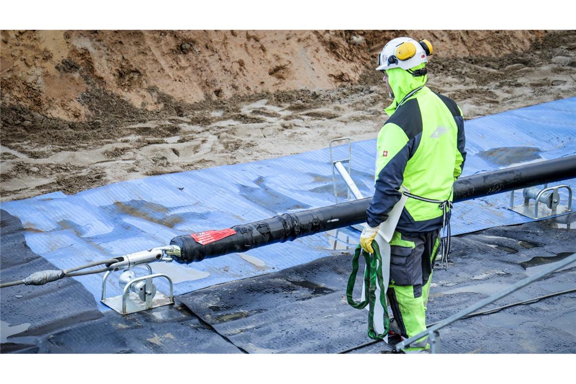 Strom durch Freileitung statt Erdkabel? Das wären die Folgen Erdkabel sollten die Akzeptanz in der Bevölkerung für den Netzausbau erhöhen. (Archivbild)