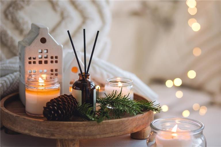 Erfahren Sie, ab wann man weihnachtlich schmücken kann und welche Regeln & Traditionen gelten.