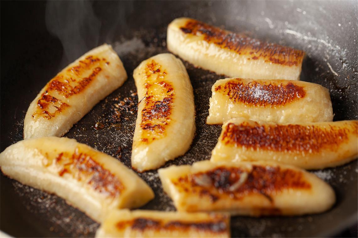 Erfahren Sie, wann und wie Puderzucker zum Karamellisieren verwendet wird und entdecken Sie praktische Tipps für karamellisierte Speisen.