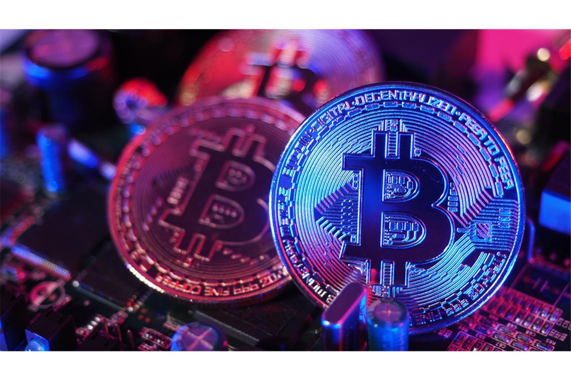 Erfahren Sie, warum der Bitcoin-Kurs gefallen ist, welche Faktoren den Markt beeinflussen und was Anleger jetzt wissen sollten.