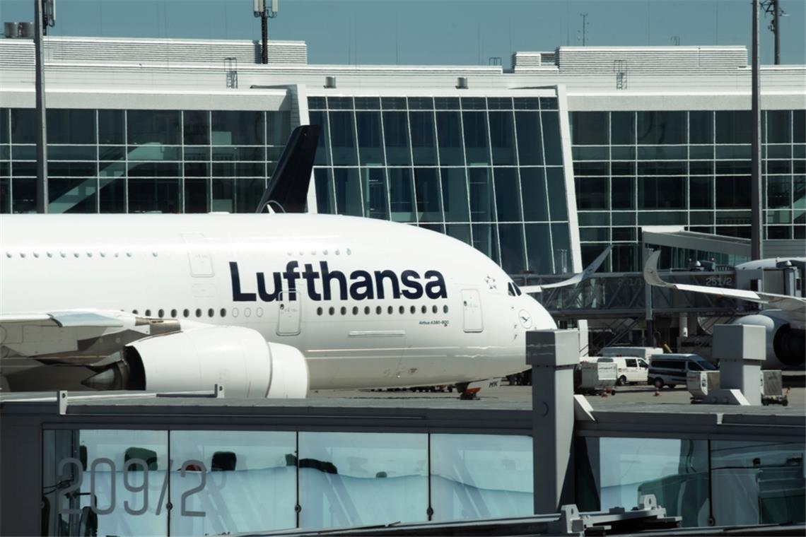 Erfahren Sie, warum die Piloten der Lufthansa streiken, welche Forderungen im Raum stehen und wie sich der Arbeitskampf auf den Flugverkehr auswirkt.