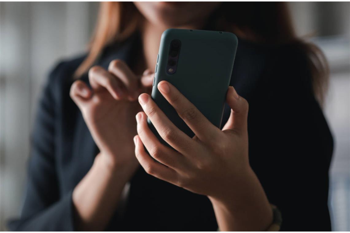 Erfahren Sie, wie man Cell-Broadcast für Warnnachrichten auf dem Handy aktiviert bzw. deaktiviert. (Warntag 2026)