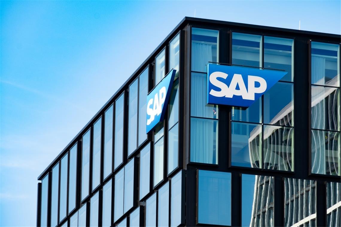 Erfahren Sie, wie sich eine Investition in SAP vor 10 Jahren entwickelt hätte und welche Rendite Anleger heute erzielt hätten. Ein Blick auf die Kursentwicklung und aktuelle Analystenmeinungen.