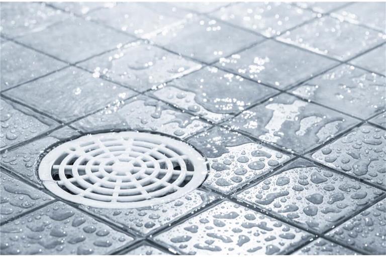 Erfahren Sie, wie Sie üble Gerüche aus dem Abfluss mit einfachen Hausmitteln beseitigen und effektiv vorbeugen können.