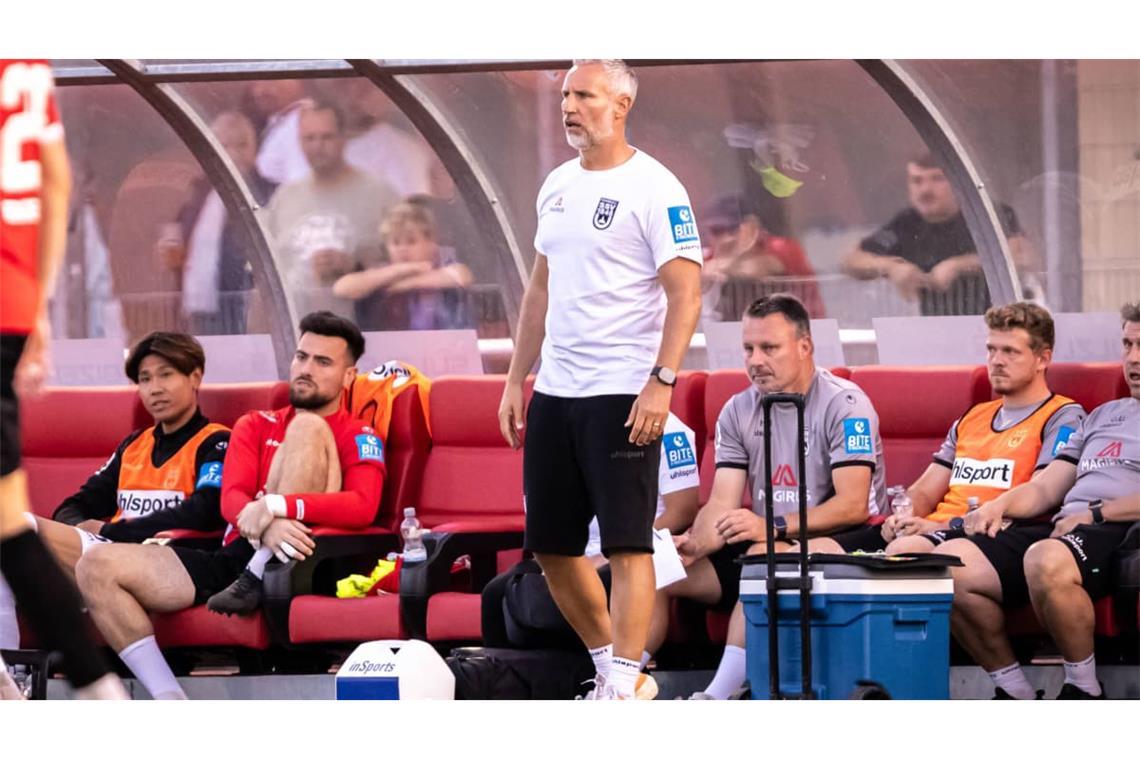 Erfolgreich im WFV-.Pokal: Interimscoach Timo Wenzel und die Ulmer Spatzen