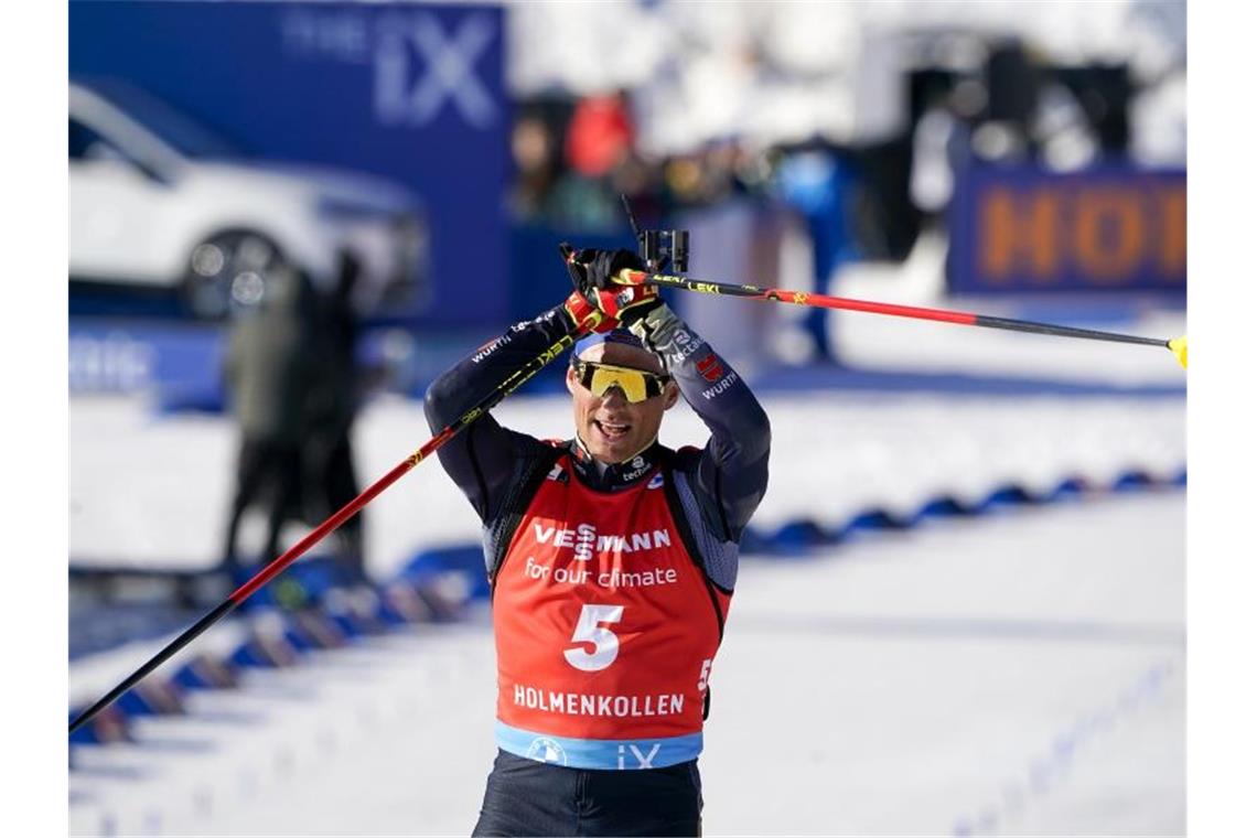 Biathlet Lesser trumpft auf: Sieg und Treffen mit dem König Erik Lesser siegte am Holmenkollen. Foto: Terje Bendiksby/NTB/dpa