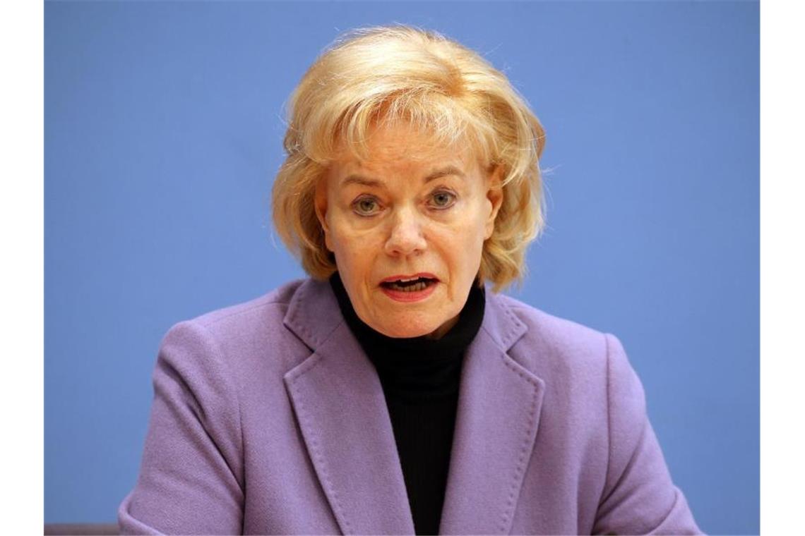 Ex-CDU-Politikerin Steinbach ist AfD beigetreten Erika Steinbach tritt aus der CDU aus und der AfD bei. Foto: Wolfgang Kumm/dpa