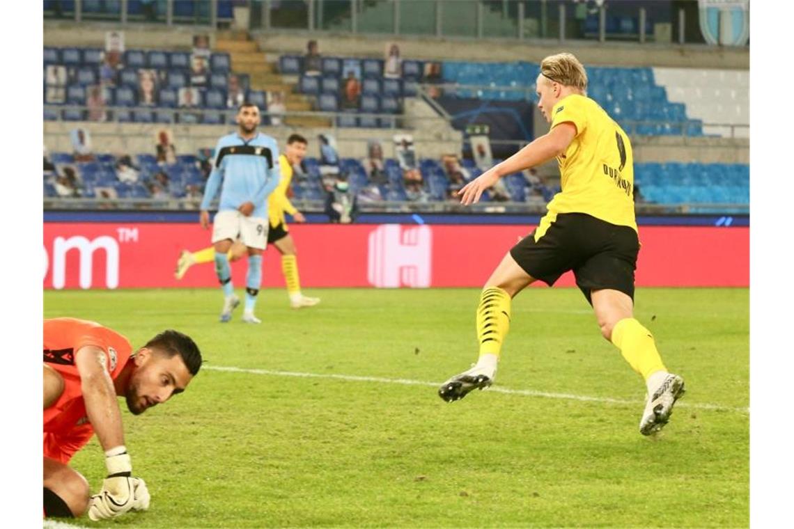 Fehlstart für den BVB: Immobile führt Lazio zum Sieg Erling Haaland (r) machte den Anschlusstreffer zum zwischenzeitlichen 1:2. Foto: Cesar Luis de Luca/dpa