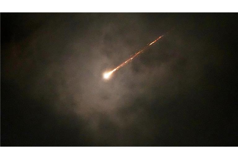 Erneut greift der Iran laut dem israelischen Militär mit Raketen an. (Archivbild)