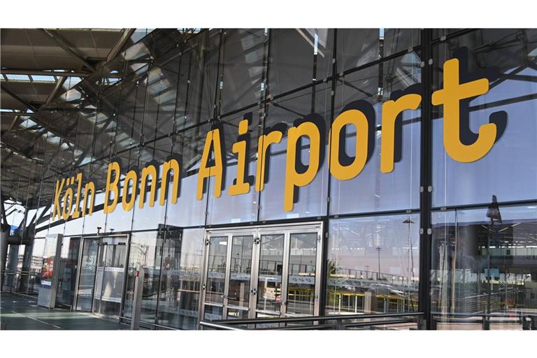 Erneut sind am Flughafen Köln/Bonn verspätete Passagiere auf das Flugfeld gerannt (Archivfoto).