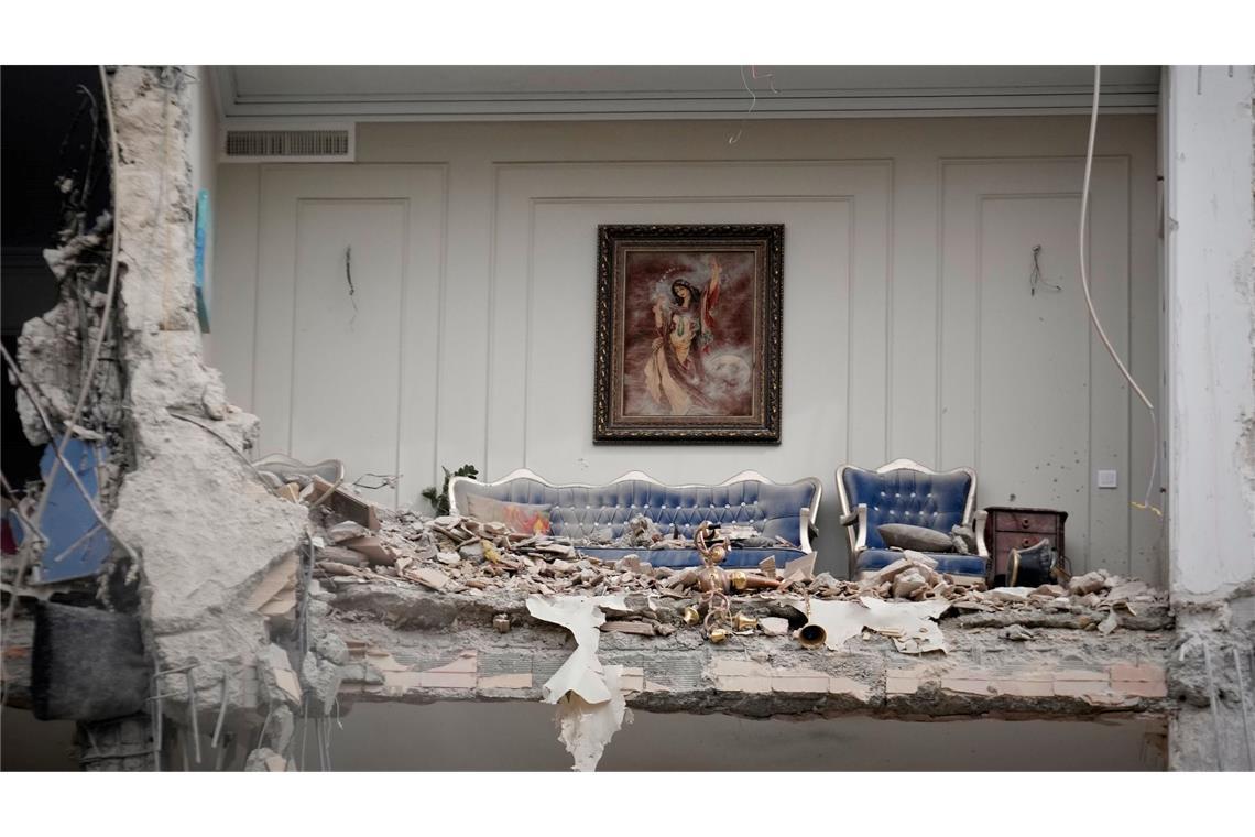 Erneut sind Menschen im Iran bei den Luftangriffen getötet worden.