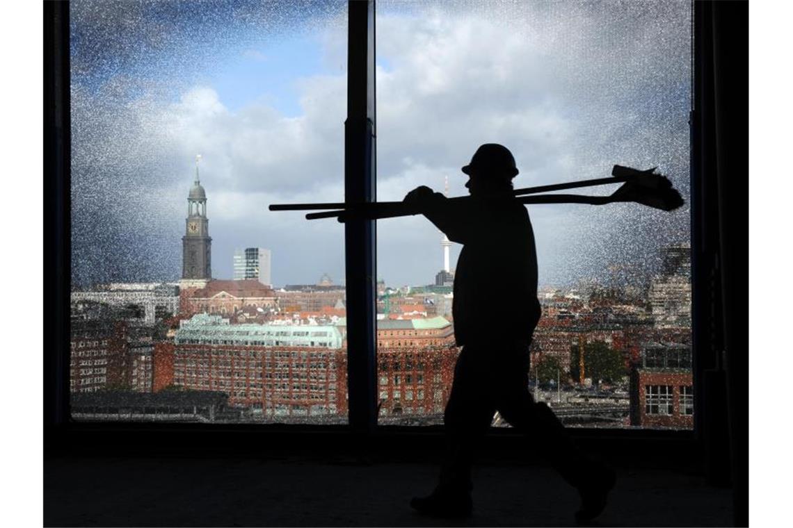 Immer mehr Arbeitnehmer - Zahl der Erwerbstätigen wächst Erneut stieg die Zahl der Arbeitnehmer mit einem Plus von 1,4 Prozent auf 40,68 Millionen überdurchschnittlich. Foto: Marcus Brandt