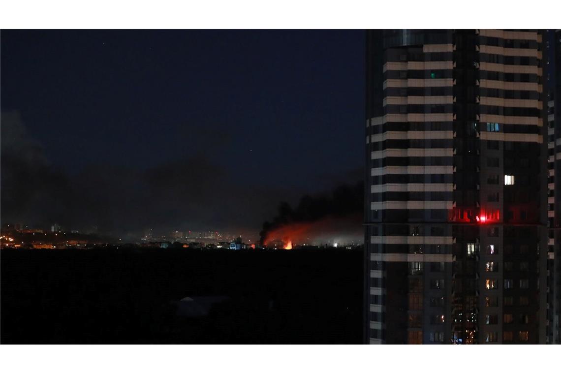 Massive russische Luftangriffe auf Kiew - Tote in Dnipro