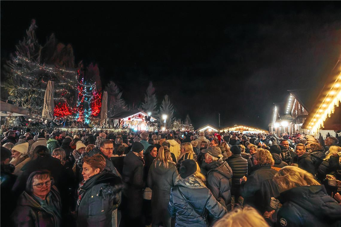 Eröffnung des Sonnenhof-Winterdorfs