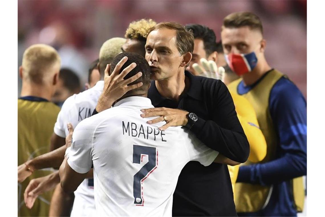 Erreichten mit PSG zusammen das Champions-League-Finale: Thomas Tuchel (r) und Kylian Mbappé. Foto: David Ramos/Pool Getty/AP/dpa